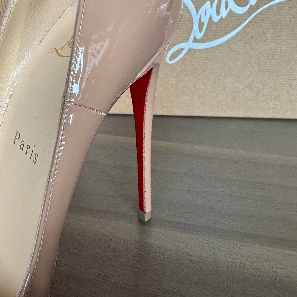 Christian Louboutin “So Kate” heels - Picture 5 of 9
